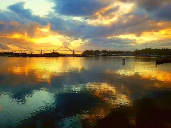 1000 SE Bay Blvd #239, Newport, OR 97365