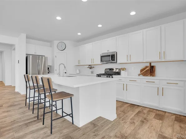 27888 E 7th Avenue, Aurora, CO 80018