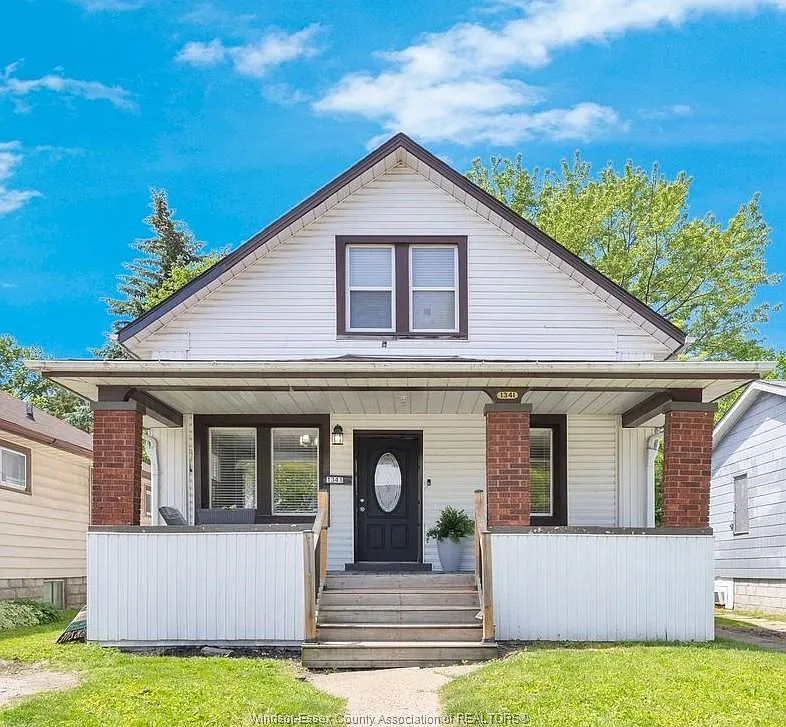 3 bed, $2,200 — Photo 1