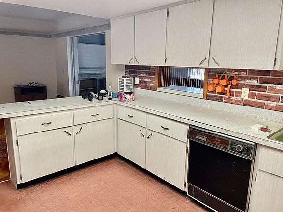 4th image of 1029 Jamaica Avenue