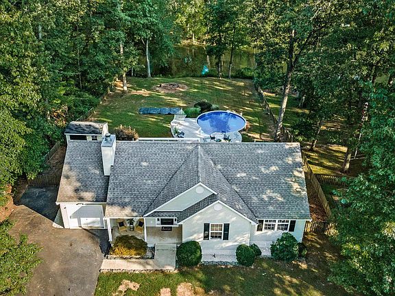 2nd image of 5 Oak Ln