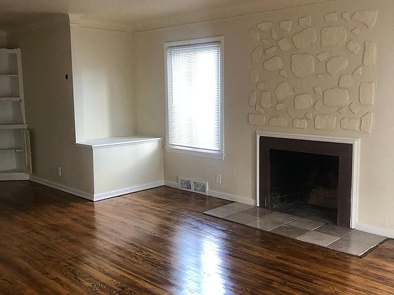 2nd image of 300 Newport St