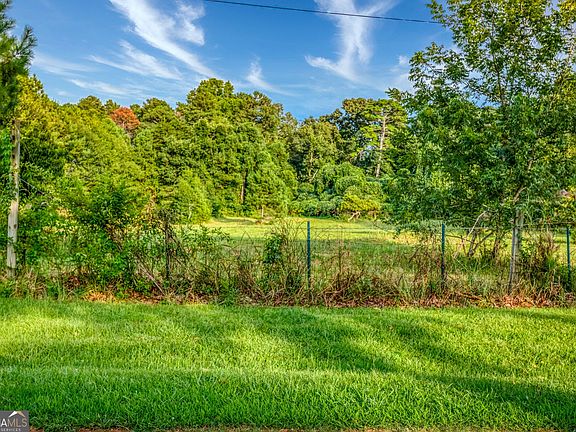 3rd image of 2045 Cleveland Rd
