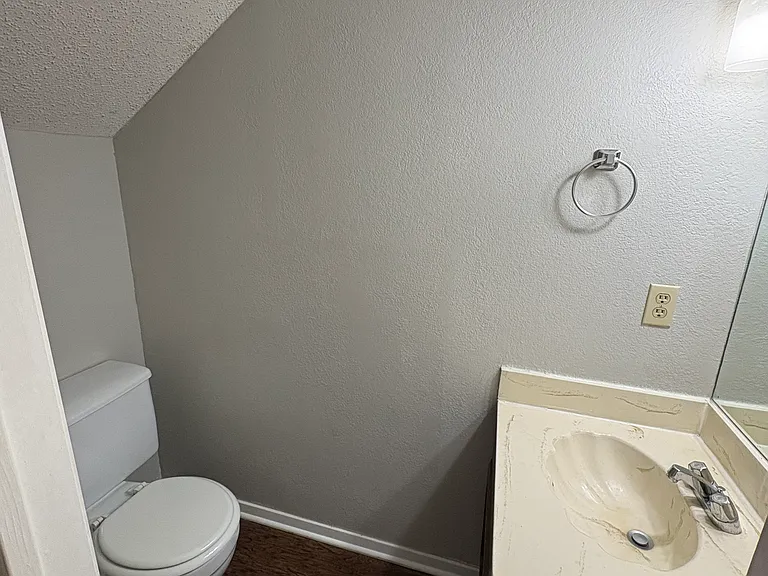1919 S 4th St #400 — Photo 5