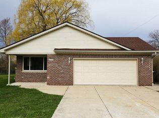 9025 S 35th St, Franklin, WI 53132