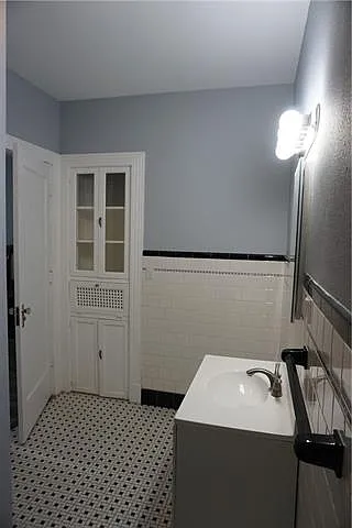 177 W 5th St — Photo 31