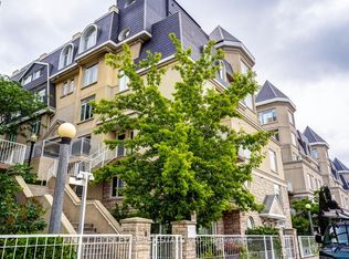 36 Stadium Rd #573, Toronto, ON M5V3P4