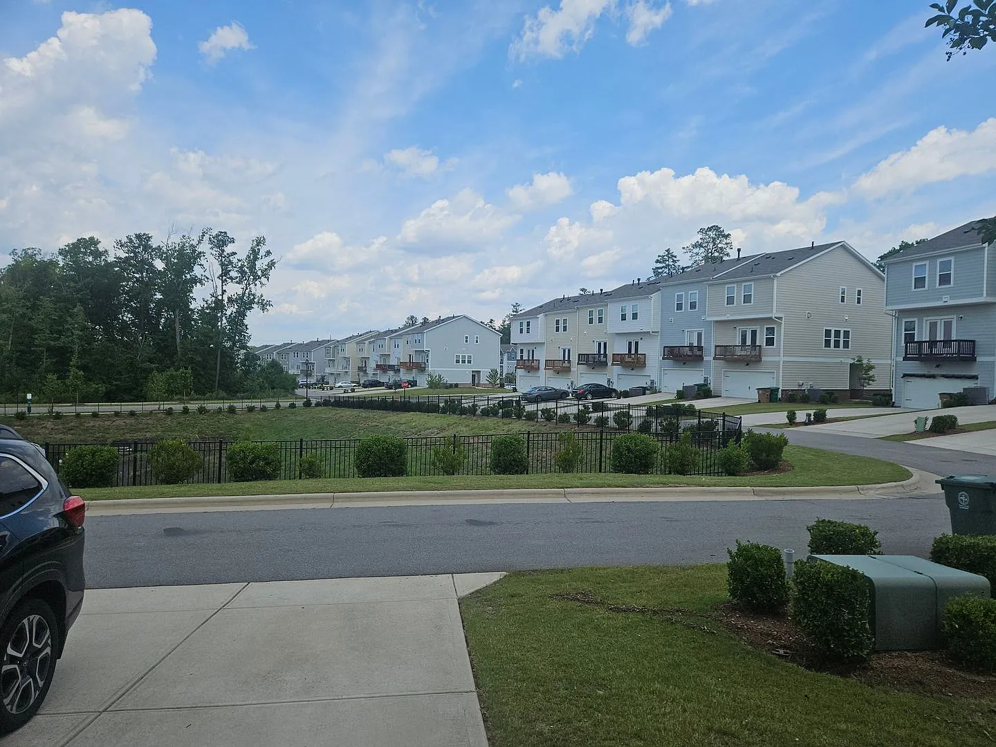 Gorgeous 3Br 2.5Ba Home in Cary! Available Now! — Photo 4