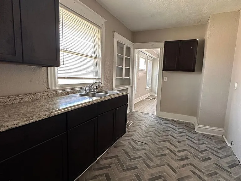 3902 Wabash Ave — Photo 6
