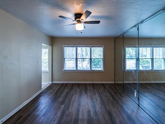 5th image of 549 NE 2nd Ave