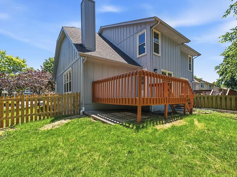 11804 Oakmont St — Photo 32