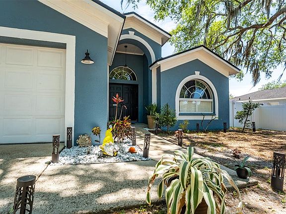 3rd image of 10727 Deepbrook Dr