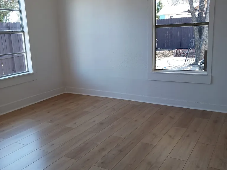 414 W Theo Ave — Photo 11