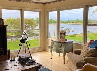 28 Rivers Edge Dr, Little Silver, NJ 07739