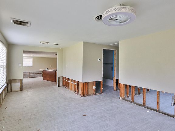 4th image of 746 Biro Dr
