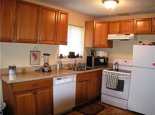 4th image of 104 Oakwood Dr