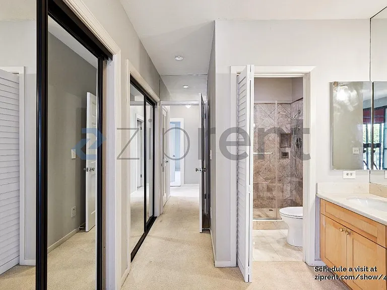 1350 California St #304 — Photo 8