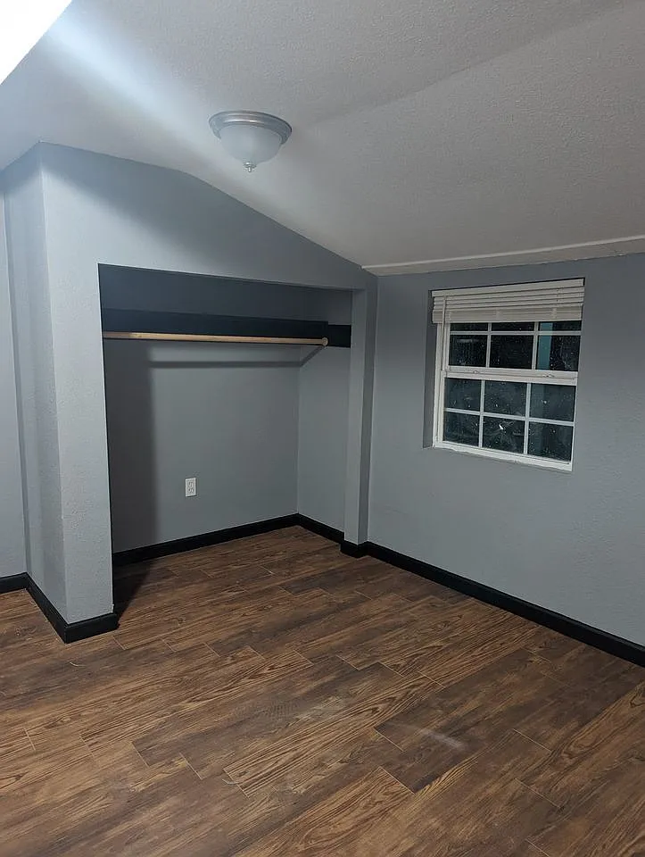 Building Photo - 105 E Adoue St #1