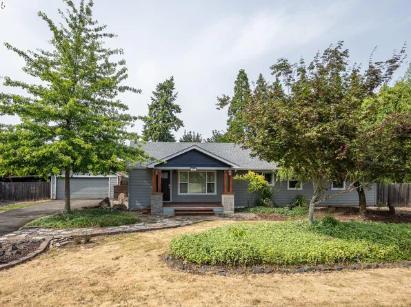 590 Colonial Dr, Springfield, OR 97477