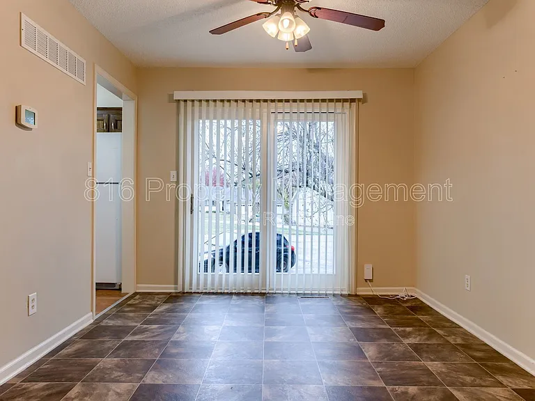 164 SW Robin Rd — Photo 6