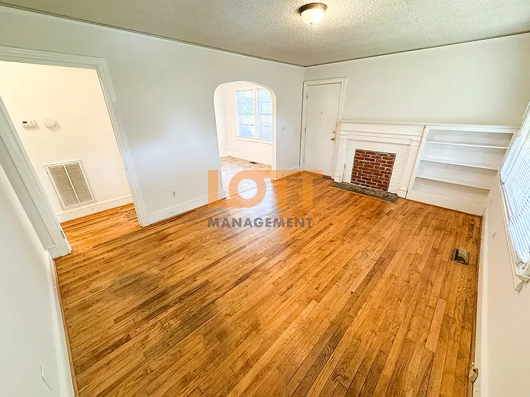 125 Irene Cir — Photo 4