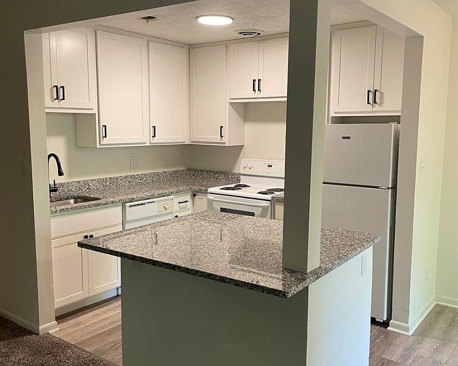 1st image of 5468 Beechmont Ave #D01