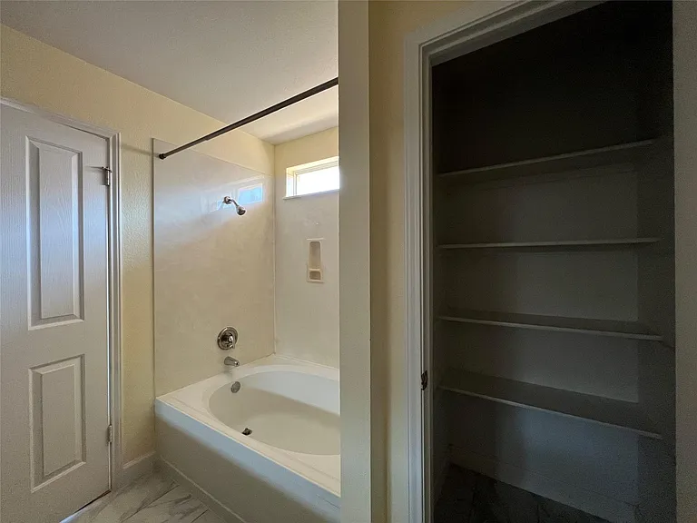 116 Remington Dr — Photo 16