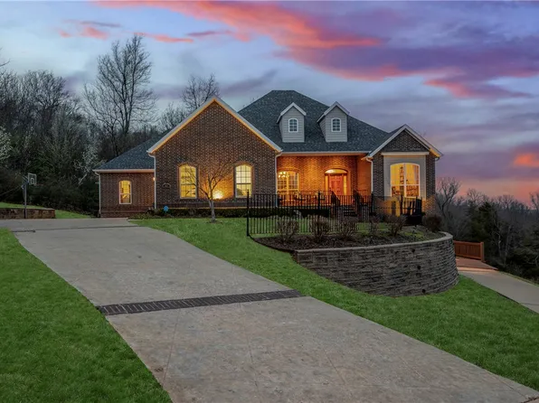 506 E Double Eagle Pl, Fayetteville, AR 72701