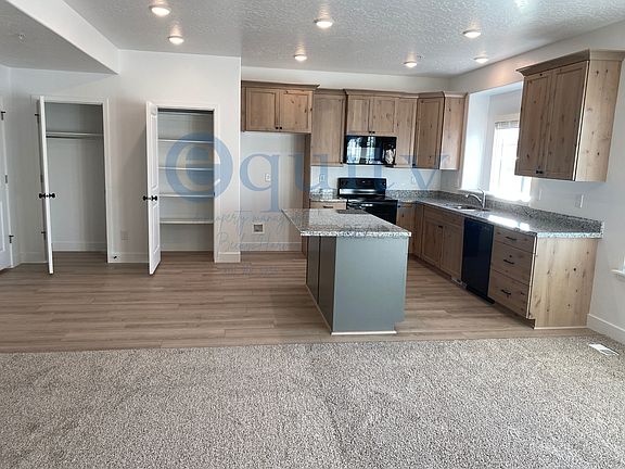 4th image of 4218 W Coral Pink Ct #1