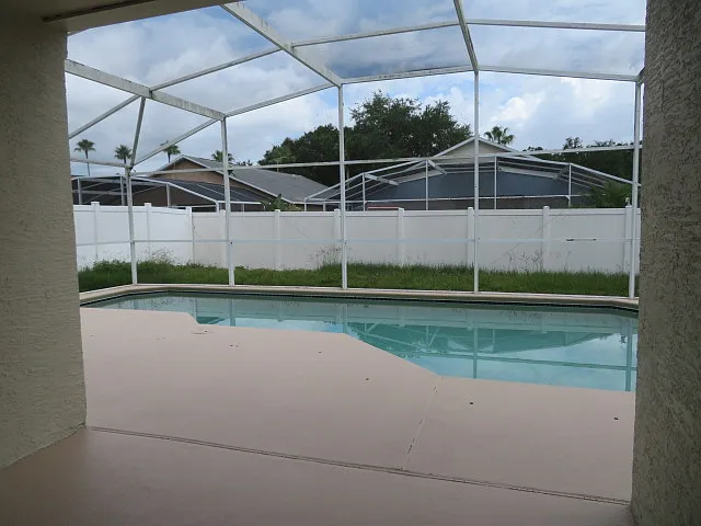 1040 Winding Water Way — Photo 3