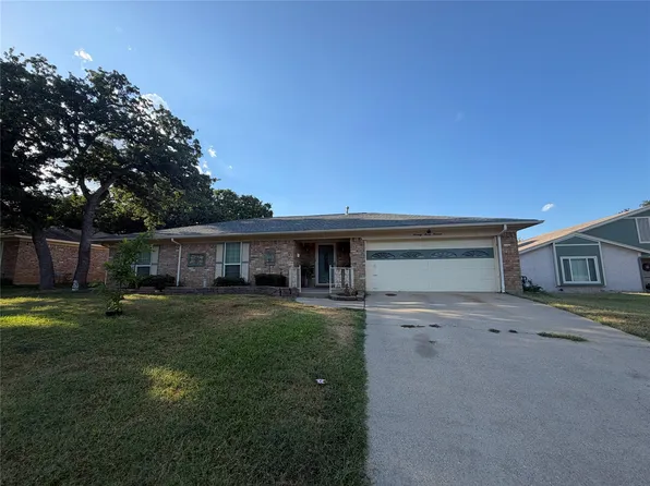 7713 Briarridge Ct, North Richland Hills, TX 76182