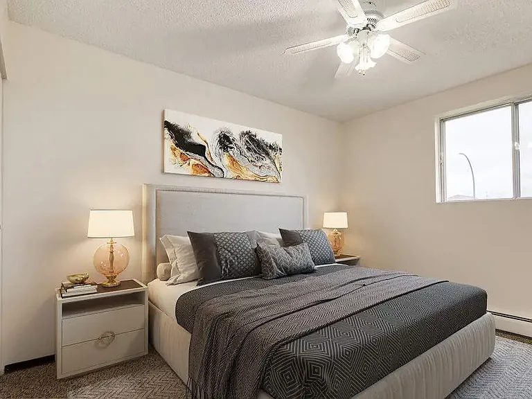 2327 Crestwood Dr SE — Photo 4