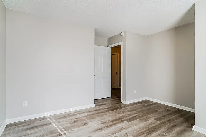 300 Beech Hill Ct — Photo 16