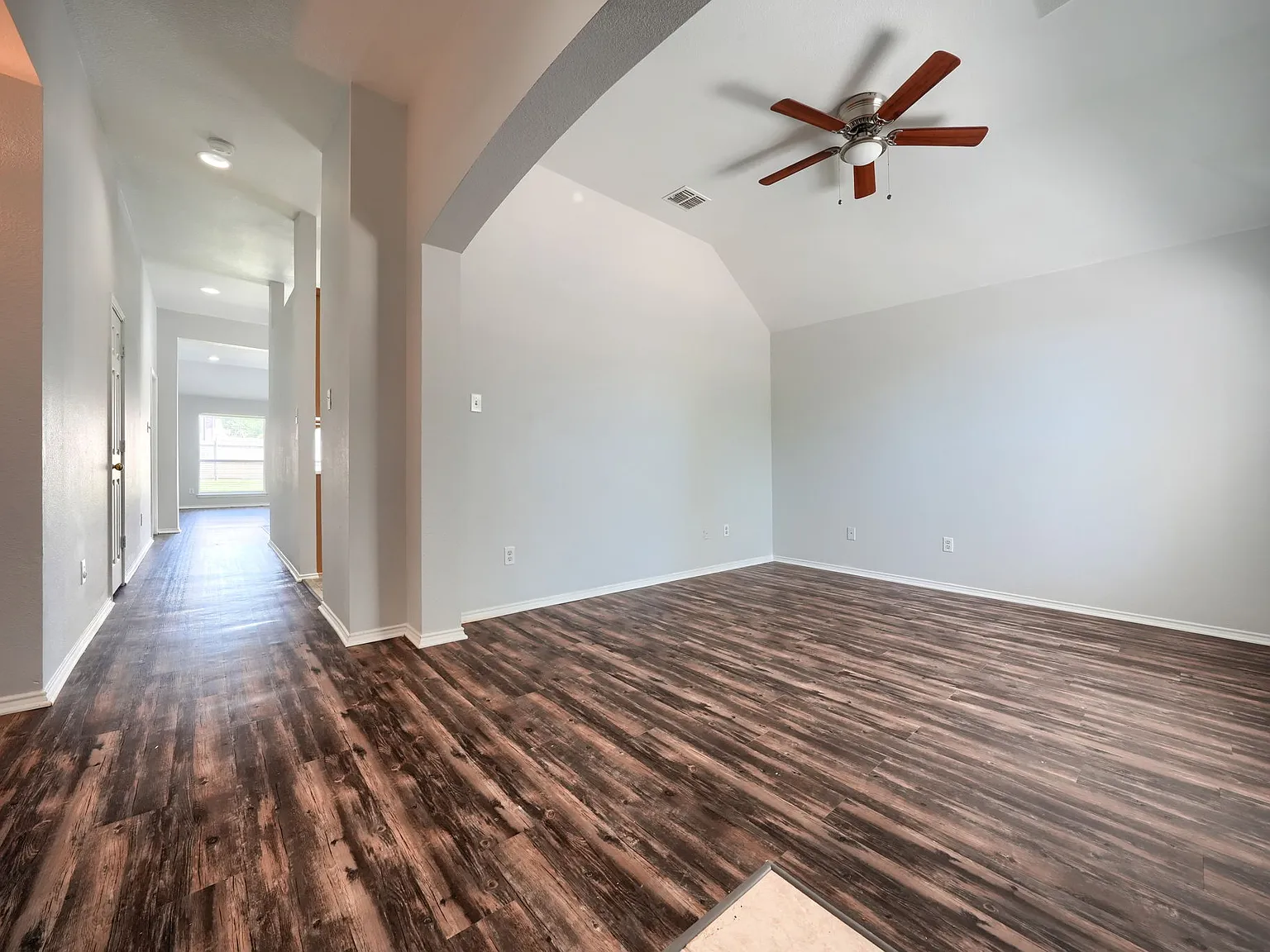 3 bed, 1817 sqft, $2,395 — Photo 4