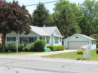 2413 N 5th St, Niles, MI 49120