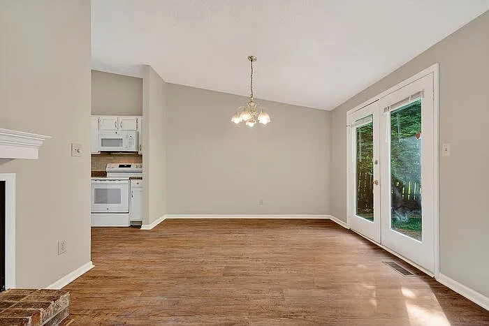 8134 Old Prairie Ct — Photo 6
