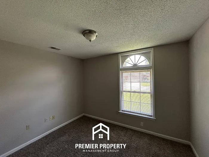 4985 Barrington Cv — Photo 13