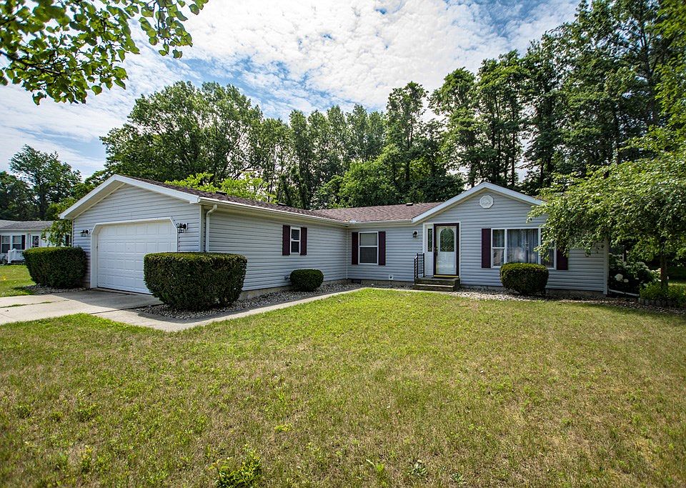 1st image of 53216 Crystal Pond Dr