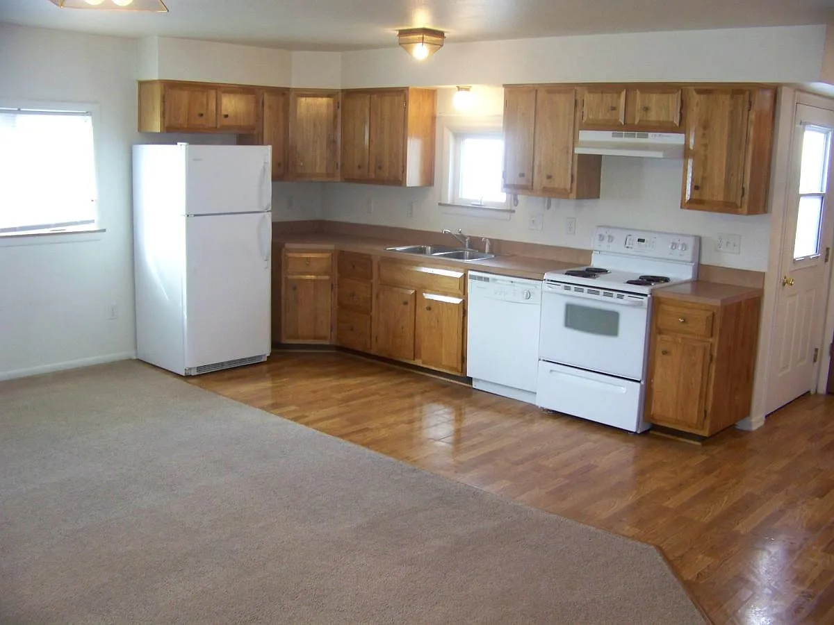 Kitchen - 2164 Frances St