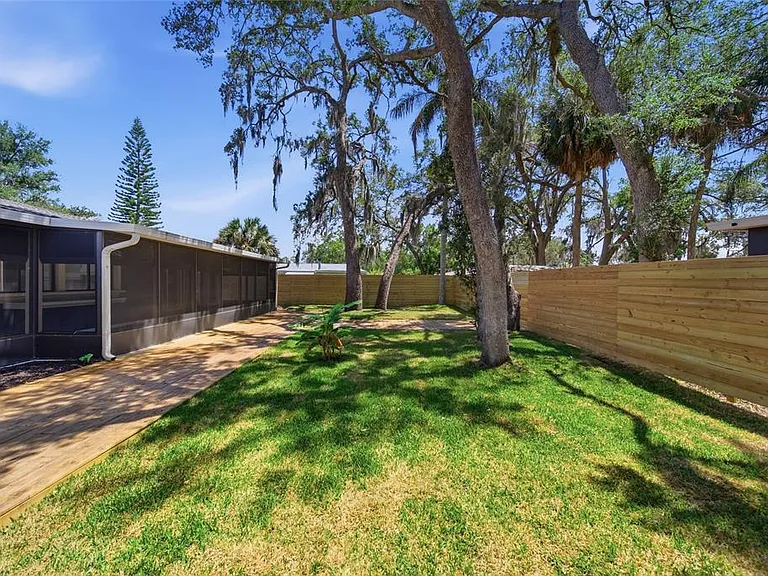 7247 Oelsner St — Photo 32