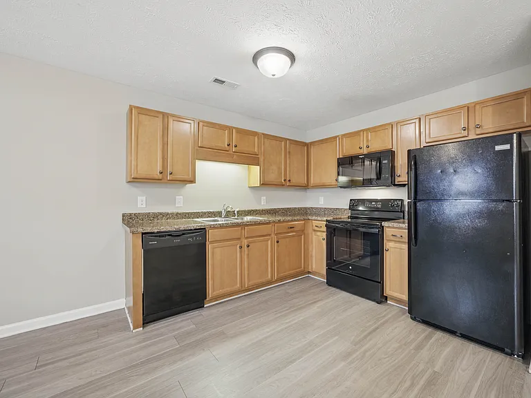 850 Tracy Ln #10 — Photo 8