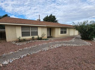 11904 Phoenix Ave NE, Albuquerque, NM 87112