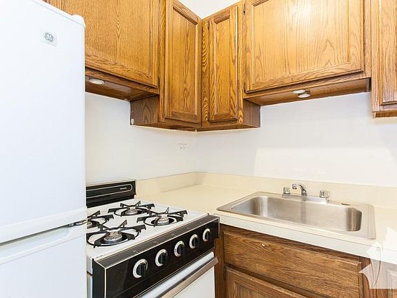 5th image of 511 W Melrose St #108CC