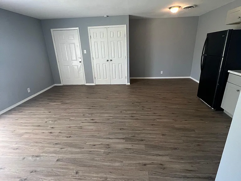 525 E Caney St #B — Photo 6