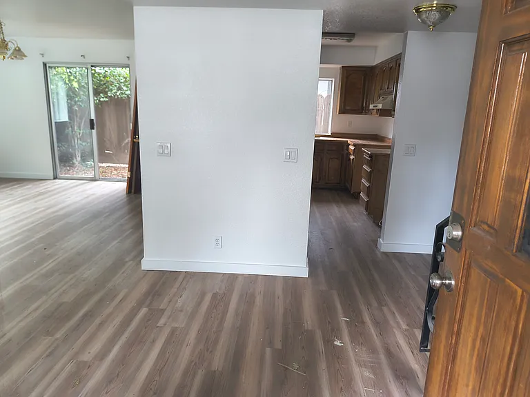 310 Saint Michael Ct — Photo 9