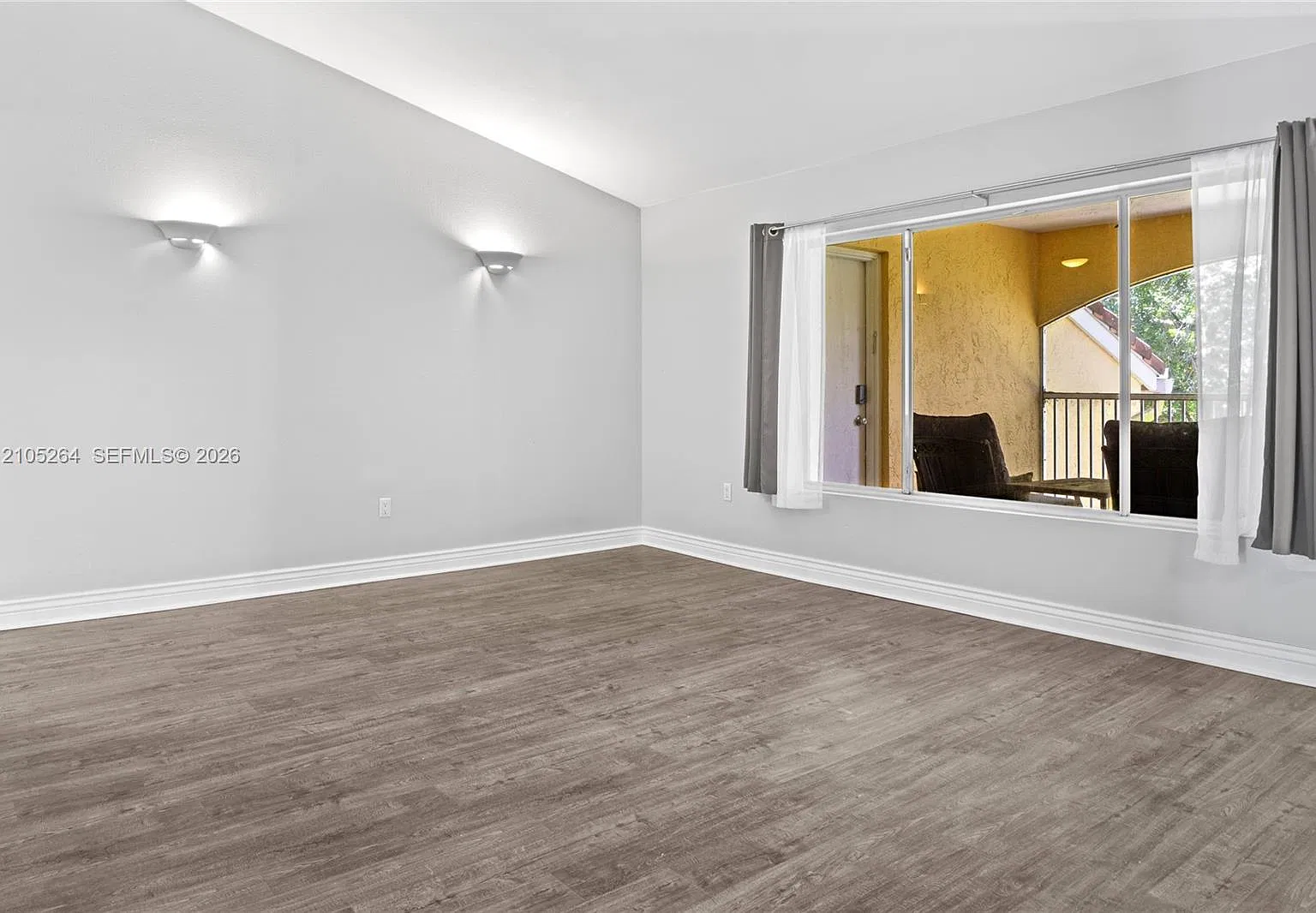 Sailboat Pointe Condo — Photo 3
