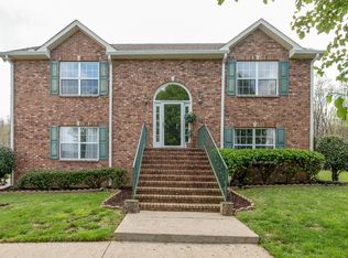 105 Oak Park Ct, White House, TN 37188