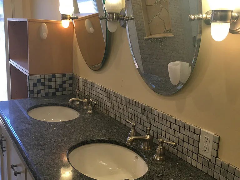 864 Lewis Ave — Photo 8