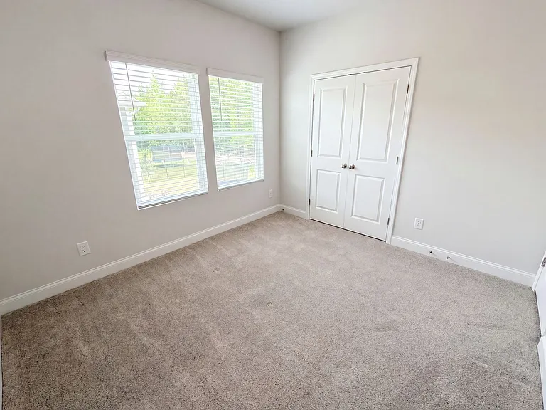 1205 Black Walnut St — Photo 15