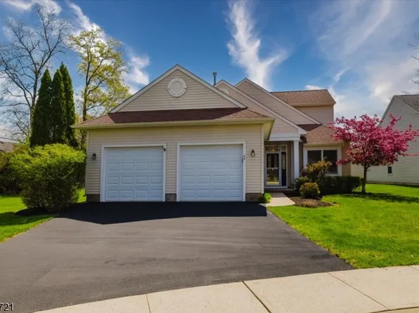 64 Esplanade Dr, Franklin Twp., NJ 08873